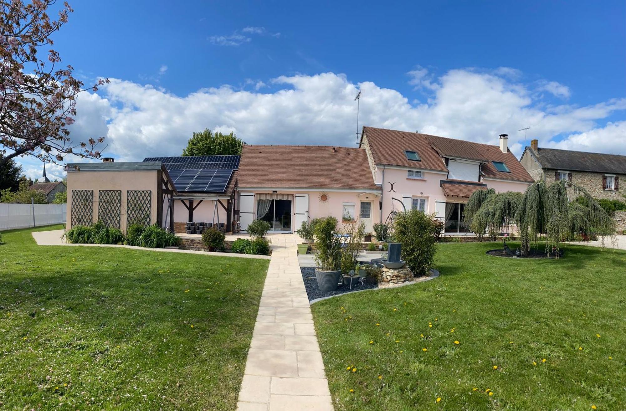 Une Parenthese Fleurie La Heuniere Bagian luar foto